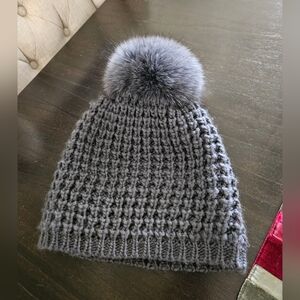 Like New Kyi Kyi Beanie Fox Fur